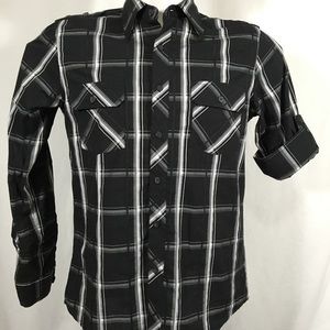 Men’s black and gray button down shirt